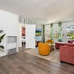 A Slice Of Paradise: 2Br Apt. With Hot Tub