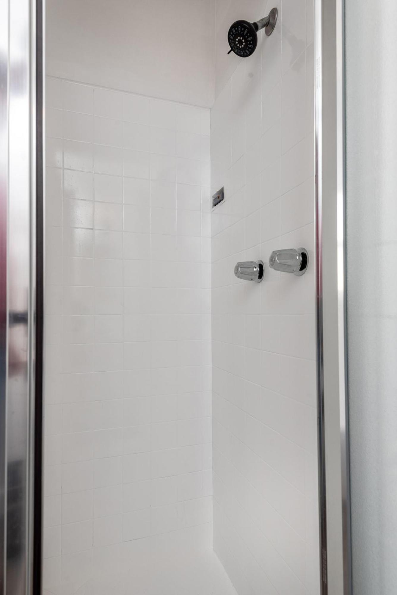 A Slice Of Paradise: 2br Apt. With Hot Tub *